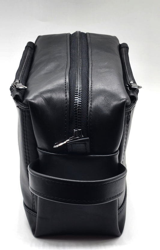 Toiletry bag - Black vegetable leather
